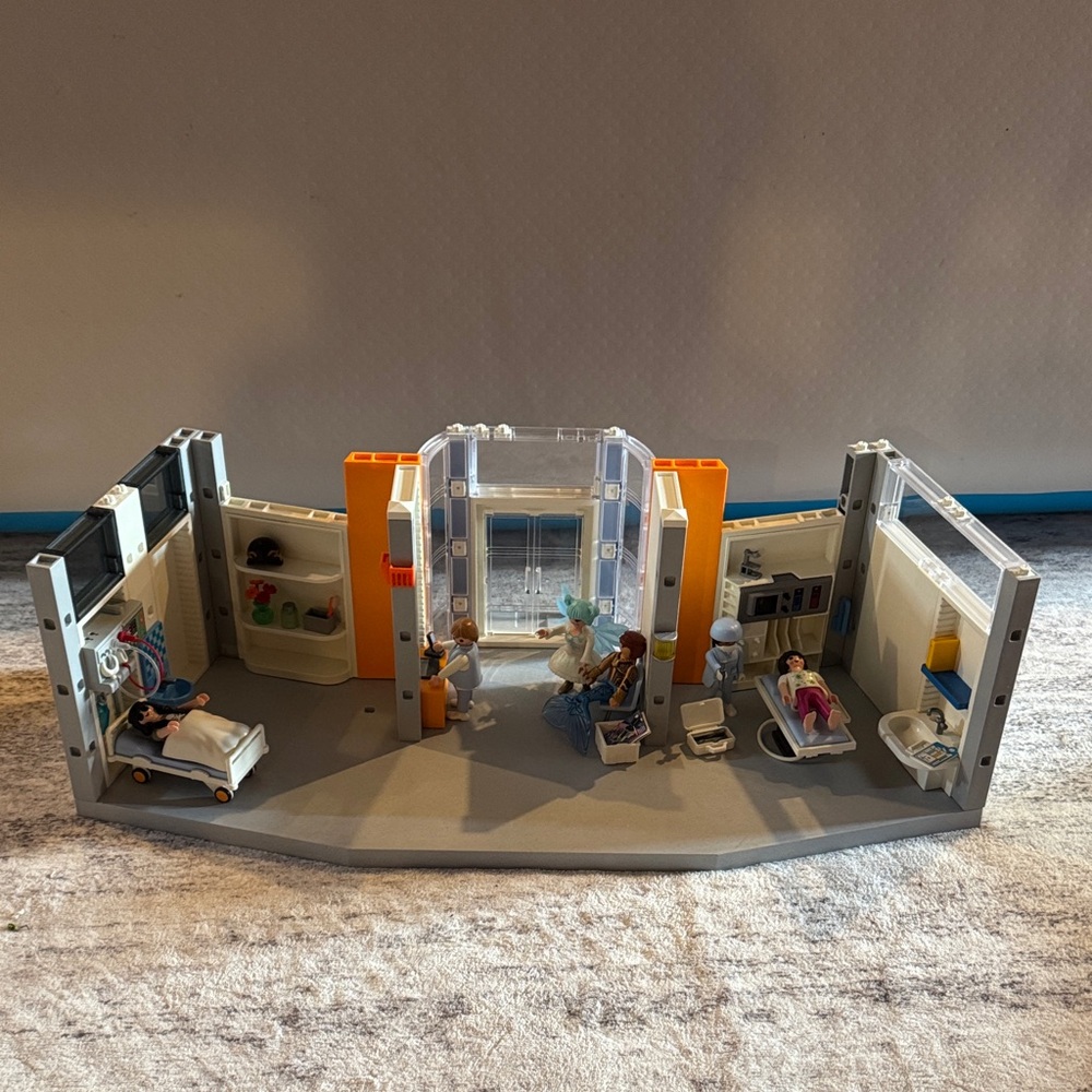 Playmobil • hospital set items included